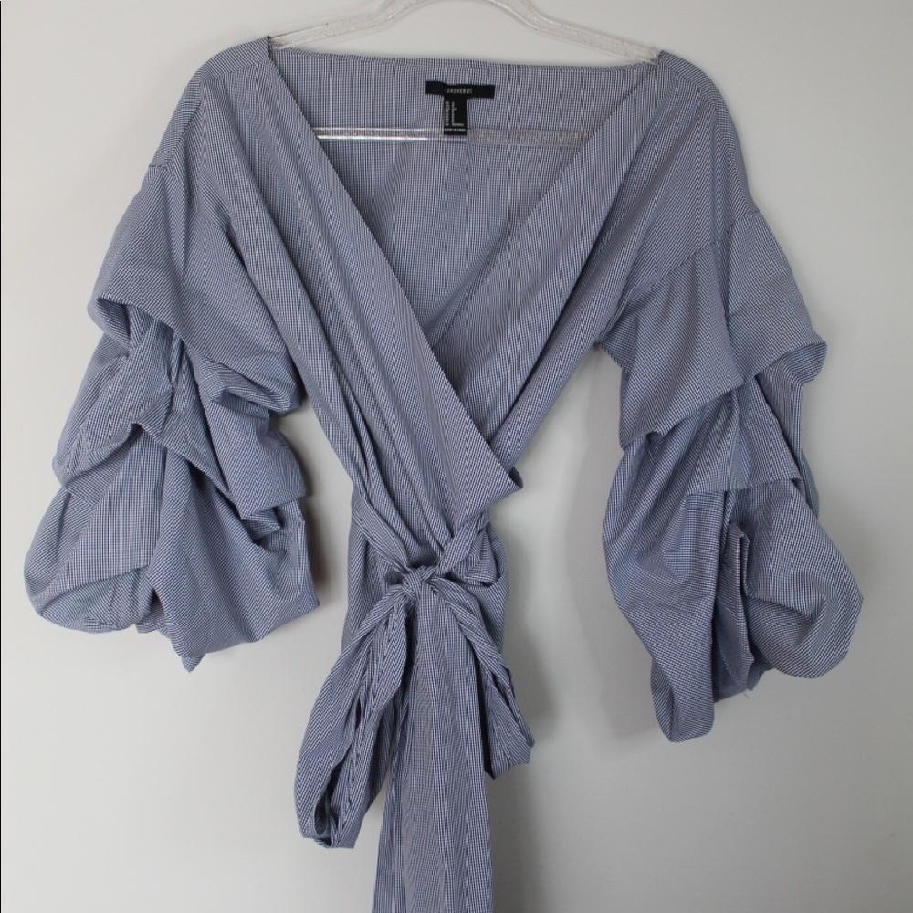 Tie top